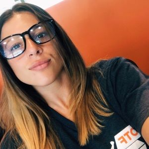 Meet your Posher, Laura